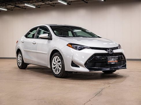 Used 2017 Toyota Corolla LE w/ Body Protection Package FWD image 33