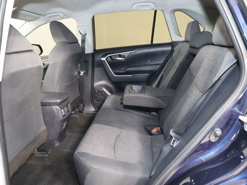 Used 2021 Toyota RAV4 XLE image 41