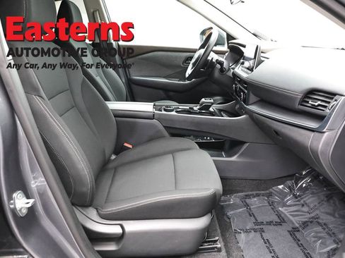 Used 2023 Nissan Rogue S AWD/4WD image 25
