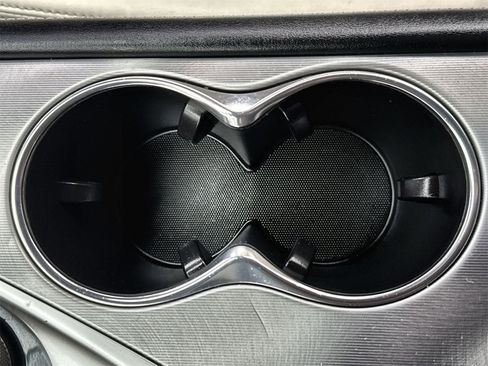 Used 2017 INFINITI Q60 w/ Cargo Package image 32