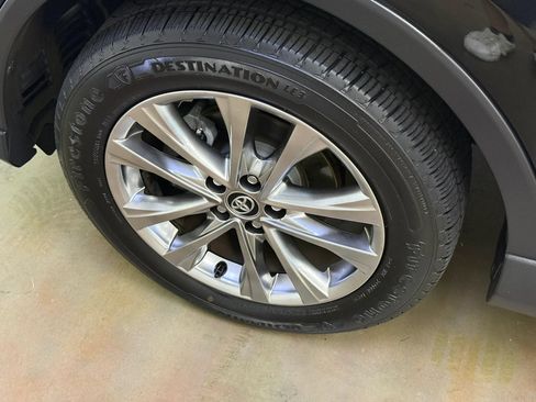 Used 2017 Toyota RAV4 Limited w/ Carpet Mat Package AWD/4WD image 33