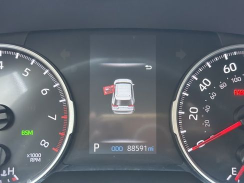 Used 2020 Toyota RAV4 XLE w/ All Weather Liner Package AWD/4WD image 17