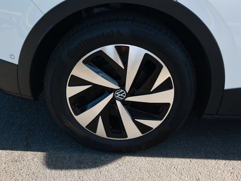 Used 2024 Volkswagen ID.4 2WD image 9