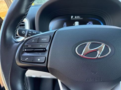 Certified 2023 Hyundai Venue SEL image 39