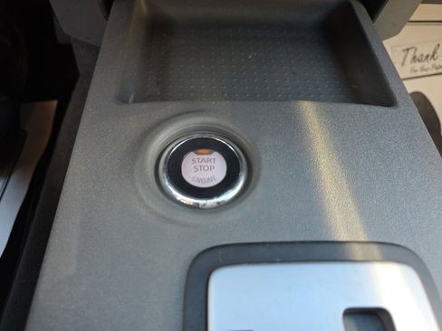 Used 2021 Nissan Frontier SV image 28