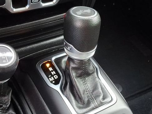 Used 2022 Jeep Wrangler Unlimited Sport AWD/4WD image 16