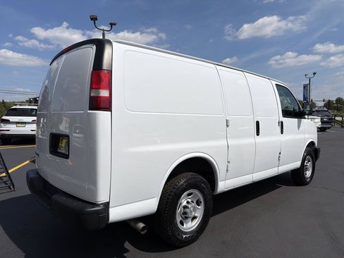 Used 2022 Chevrolet Express 2500 w/ Driver Convenience Package RWD image 3