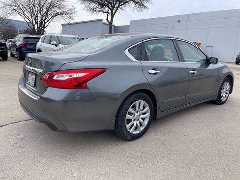 Used 2017 Nissan Altima 2.5 S w/ Power Driver Seat Package image 3