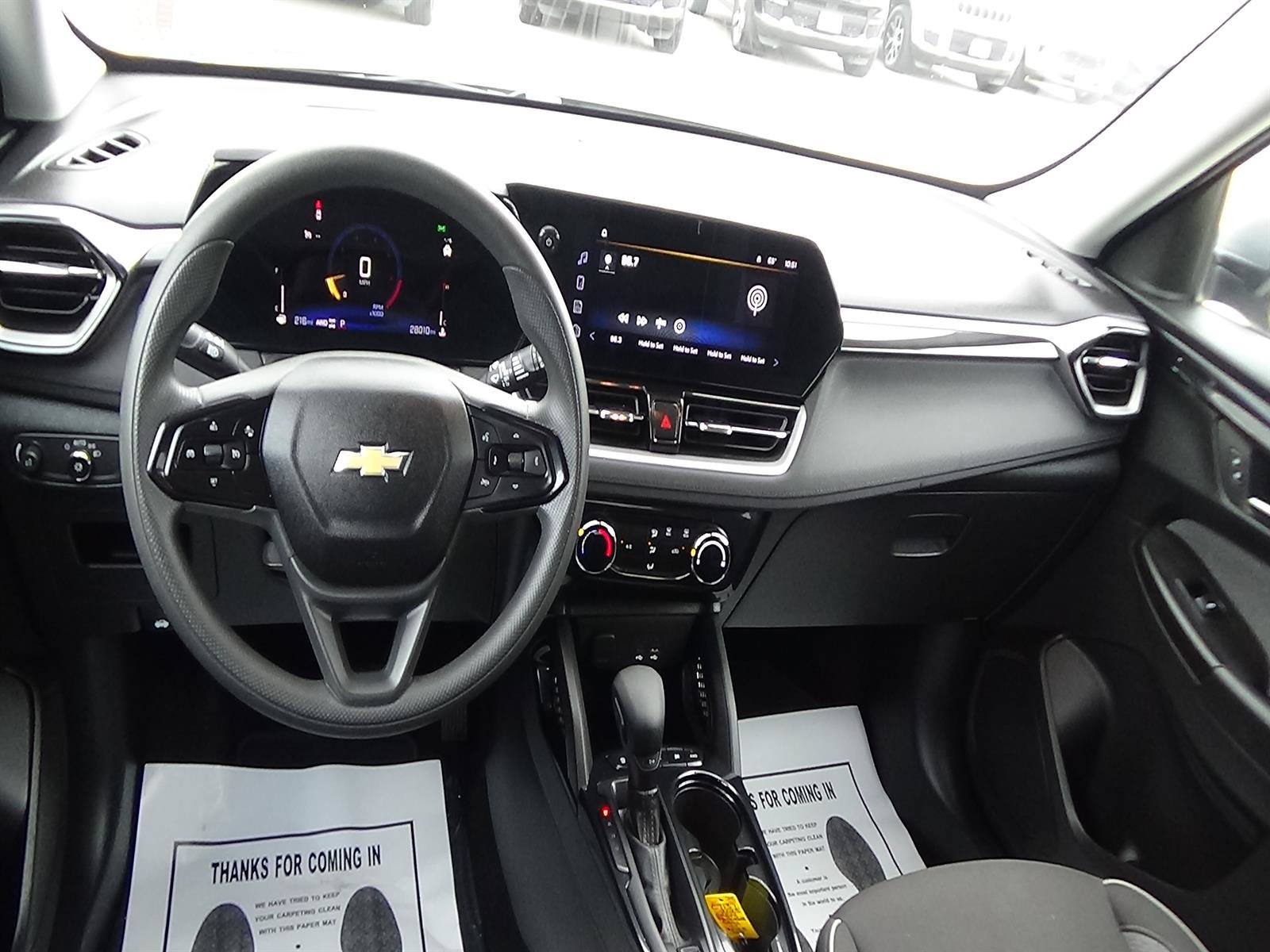 Used 2025 Chevrolet TrailBlazer LT AWD/4WD image 14