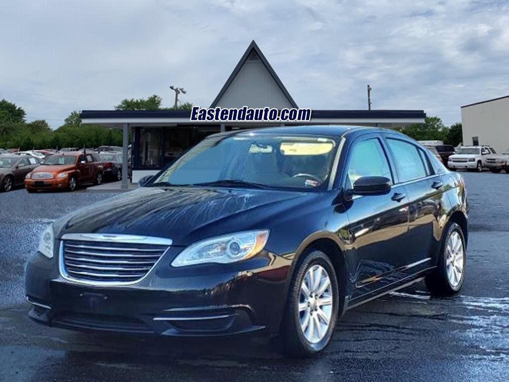 Used 2013 Chrysler 200 Touring FWD image 1