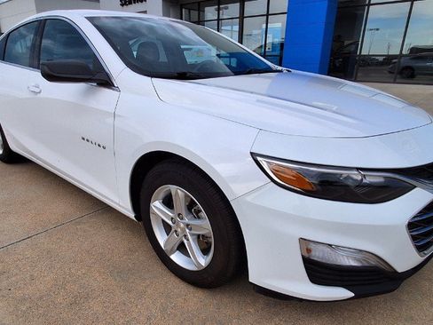 Used 2020 Chevrolet Malibu LS FWD image 2
