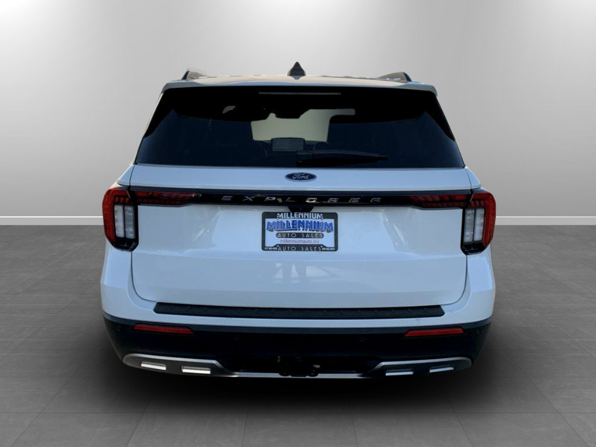 Used 2025 Ford Explorer Active w/ Active Comfort Package AWD/4WD image 6