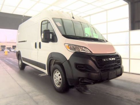 Used 2023 RAM ProMaster 2500 FWD image 4