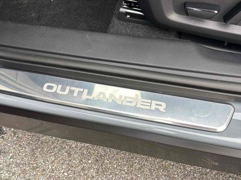 New 2026 Mitsubishi Outlander SE image 16