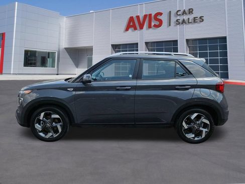 Used 2025 Hyundai Venue SEL FWD image 2