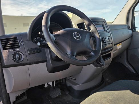 Used 2015 Mercedes-Benz Sprinter 2500 image 13