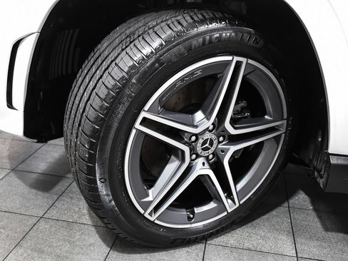 Used 2023 Mercedes-Benz GLS 580 4MATIC image 7