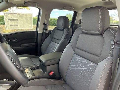 New 2026 Nissan Frontier SV w/ Tow Package AWD/4WD image 13