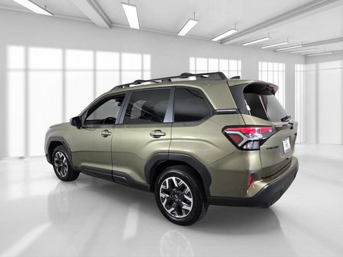 Certified 2026 Subaru Forester Premium AWD/4WD image 5