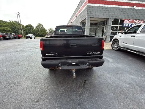 Used 2003 Chevrolet S10 Pickup LS w/ LS Preferred Equipment Group image 4