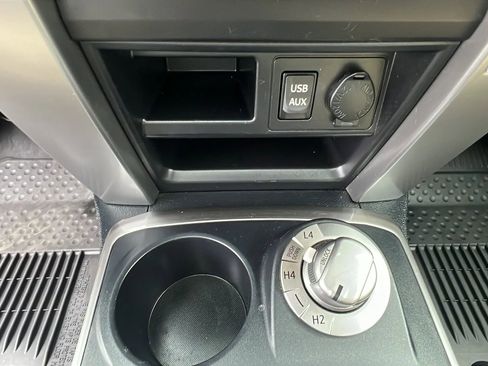 Used 2018 Toyota 4Runner SR5 Premium AWD/4WD image 25