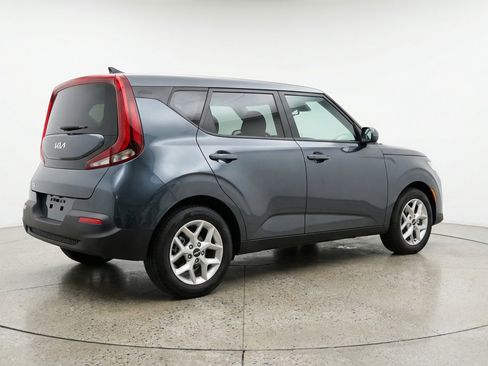Used 2025 Kia Soul LX w/ LX Technology Package FWD image 9