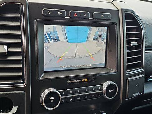 Used 2020 Ford Expedition Max Limited image 22