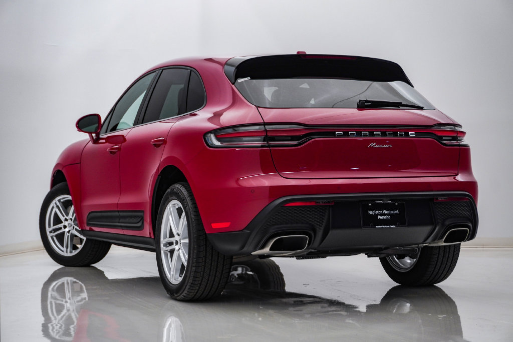 Certified 2026 Porsche Macan AWD/4WD image 3
