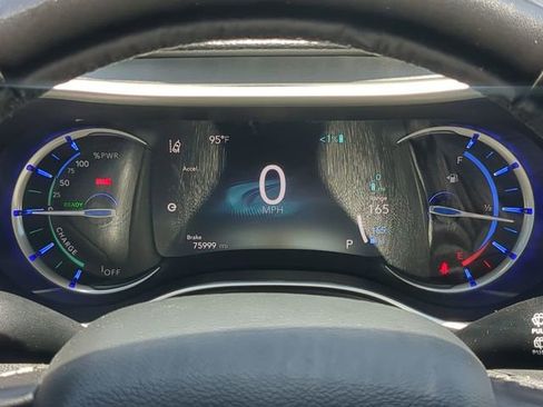 Used 2021 Chrysler Pacifica Touring-L w/ Uconnect Theater Family Group FWD image 34