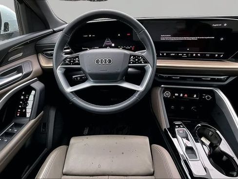 Certified 2025 Audi Q5 Premium AWD/4WD image 5