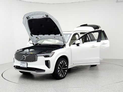 New 2026 Volvo XC90 B6 Ultra image 9