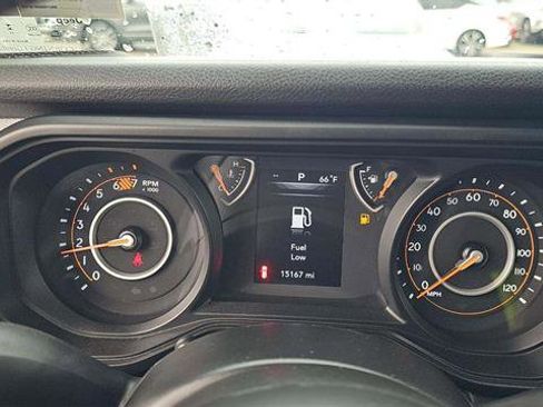 Used 2025 Jeep Wrangler Unlimited Sport AWD/4WD image 9
