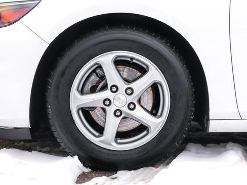 Used 2017 Chevrolet Malibu LS image 15