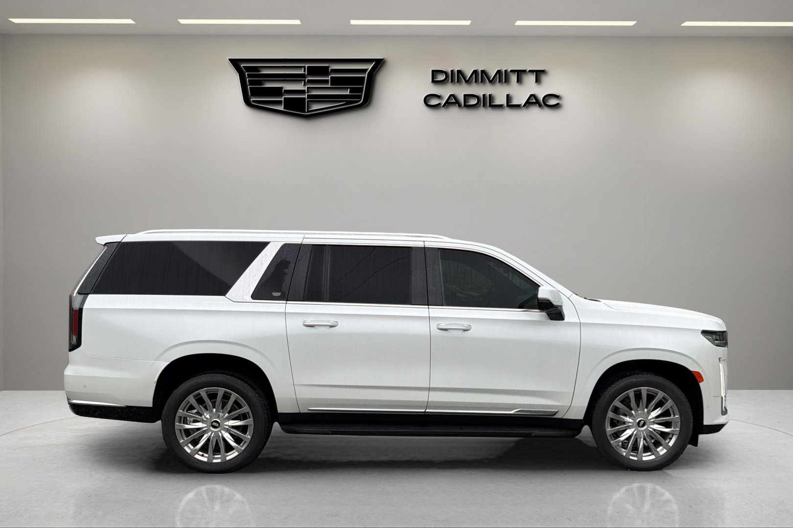 Used 2021 Cadillac Escalade ESV Premium Luxury AWD/4WD image 6