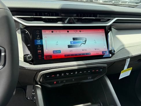 New 2026 Jeep Cherokee Laredo AWD/4WD image 18
