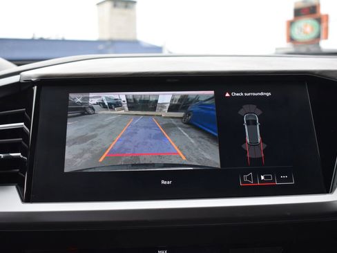 Used 2022 Audi Q4 e-tron Prestige image 20