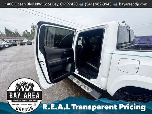 Used 2017 Toyota Tacoma 4x4 Double Cab image 14