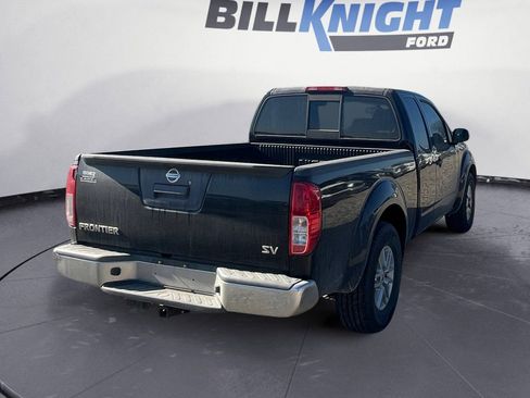 Used 2016 Nissan Frontier SV image 5