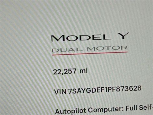 Used 2023 Tesla Model Y Performance image 17