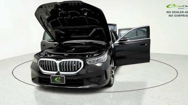 Used 2024 BMW i5 eDrive40i w/ M Sport Package RWD image 13