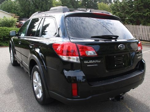 Used 2014 Subaru Outback 2.5i Limited w/ Moonroof Package AWD/4WD image 4