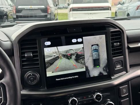 Used 2025 Ford F150 Platinum image 4