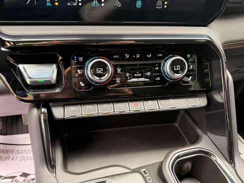 Used 2023 GMC Sierra 1500 AT4 w/ Technology Package AWD/4WD image 23