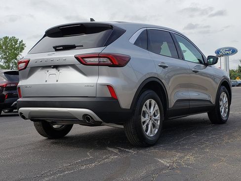 Used 2024 Ford Escape Active AWD/4WD image 3