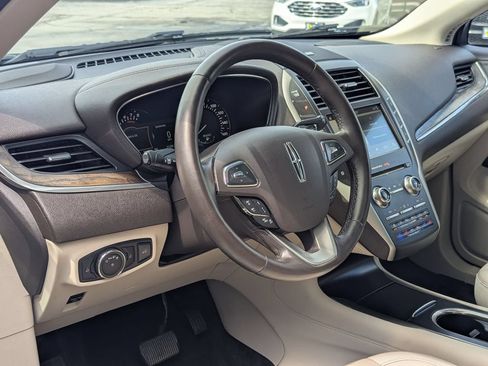 Used 2017 Lincoln MKC Reserve AWD/4WD image 9