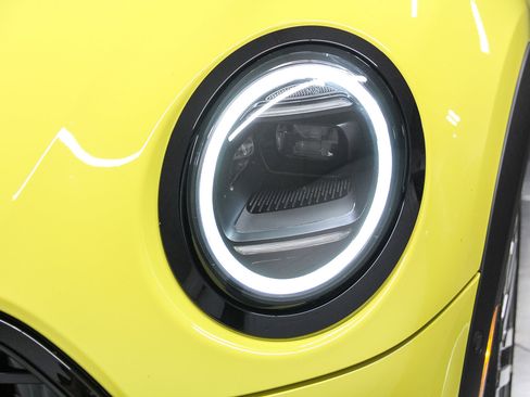 New 2026 MINI Cooper 2-Door Hardtop image 10