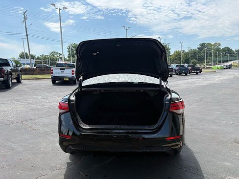 Used 2024 Nissan Sentra S FWD image 8