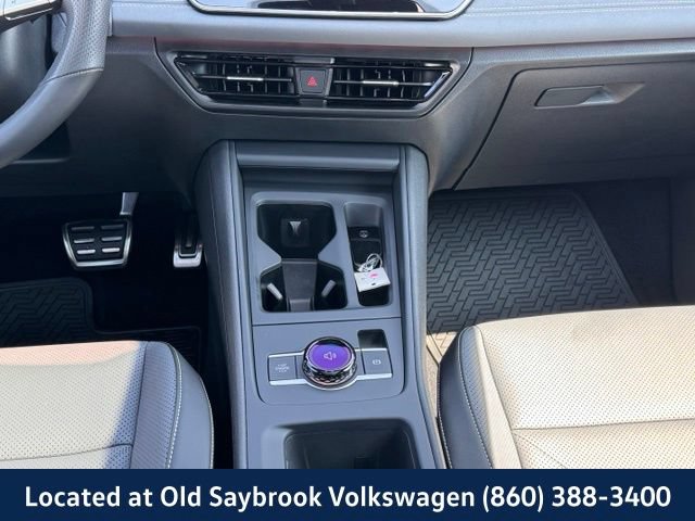 Certified 2025 Volkswagen Tiguan SE R-Line AWD/4WD image 16