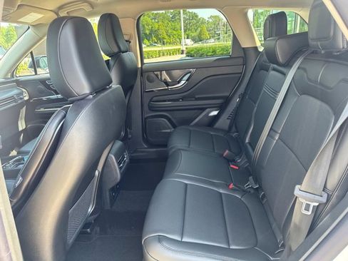 New 2025 Lincoln Corsair Reserve image 16