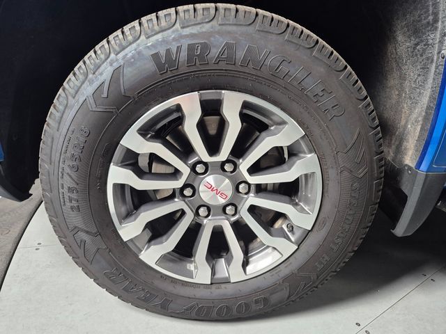 Used 2023 GMC Sierra 1500 AT4 w/ AT4 Premium Package AWD/4WD image 10